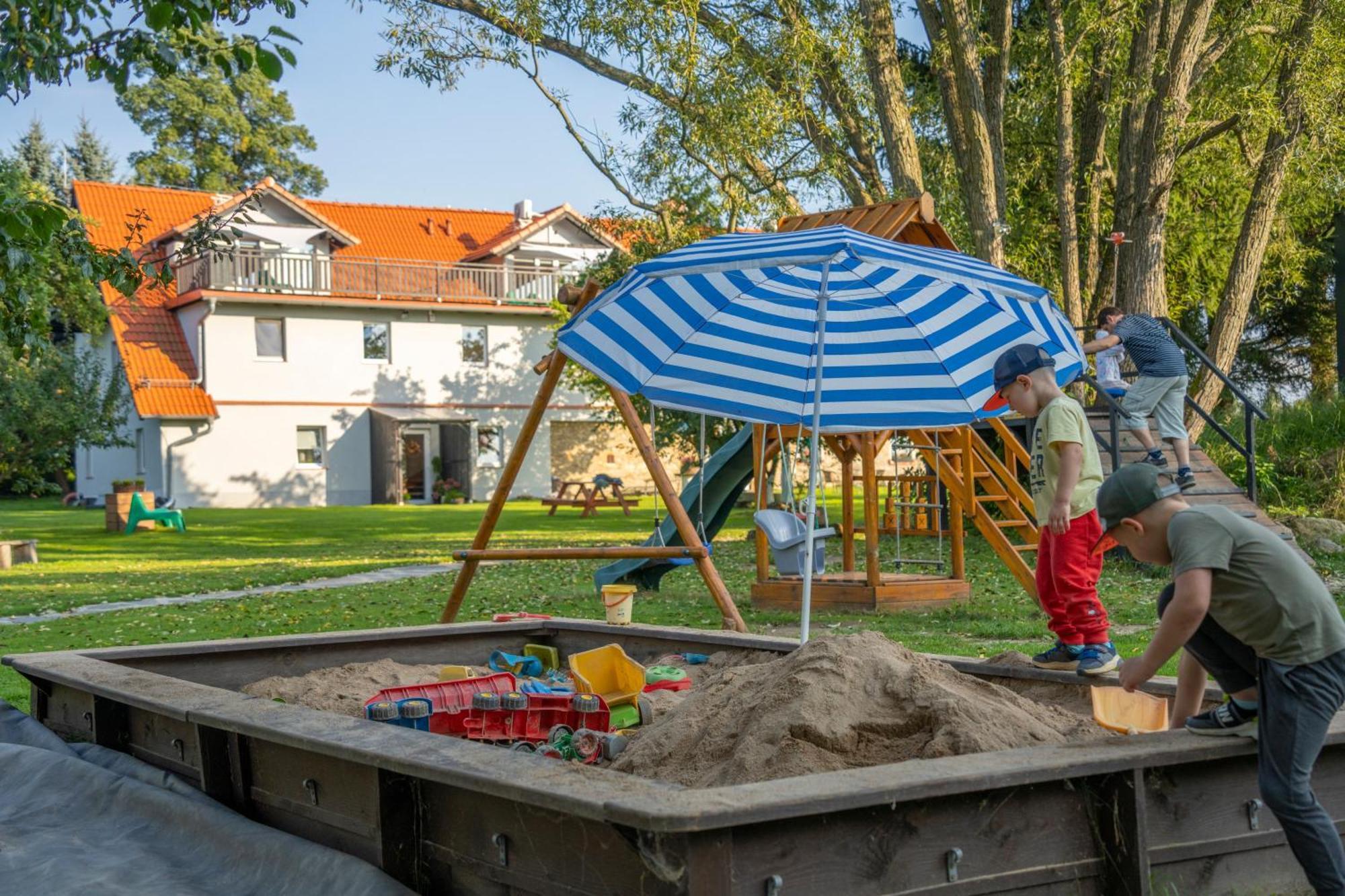 Dom W Domu - Izera Glamping Bed & Breakfast Gajowka  Exterior photo