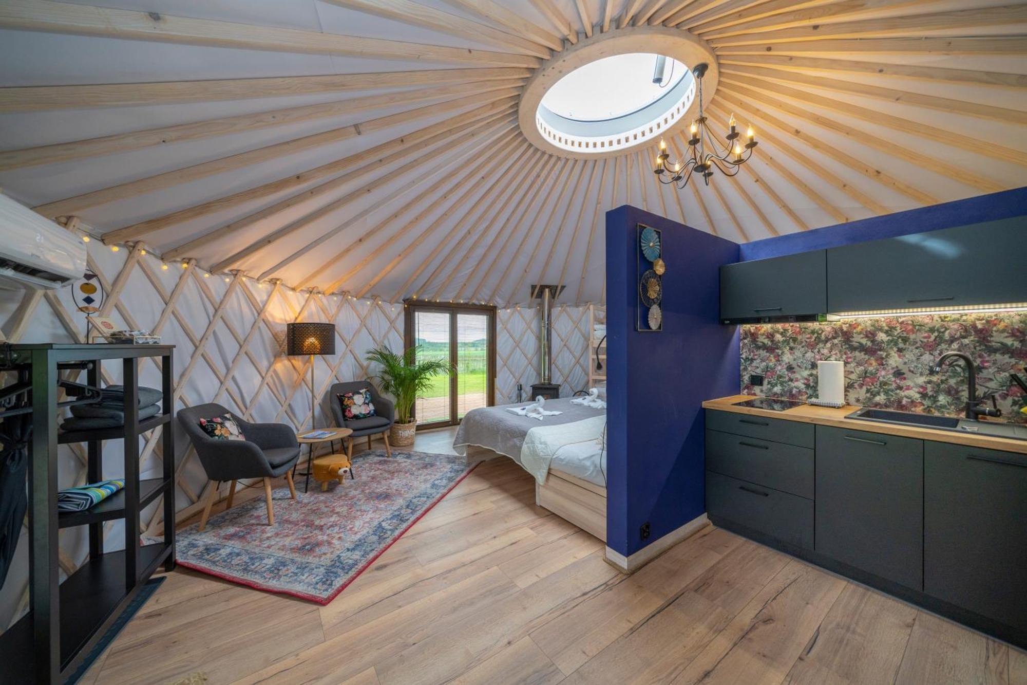 Dom W Domu - Izera Glamping Bed & Breakfast Gajowka  Room photo
