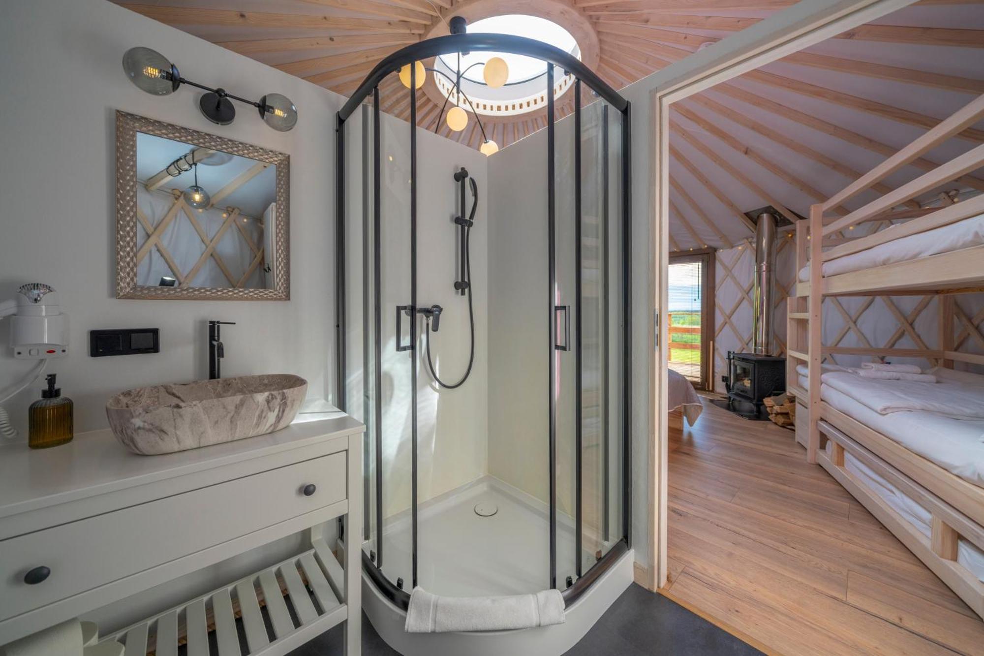 Dom W Domu - Izera Glamping Bed & Breakfast Gajowka  Room photo